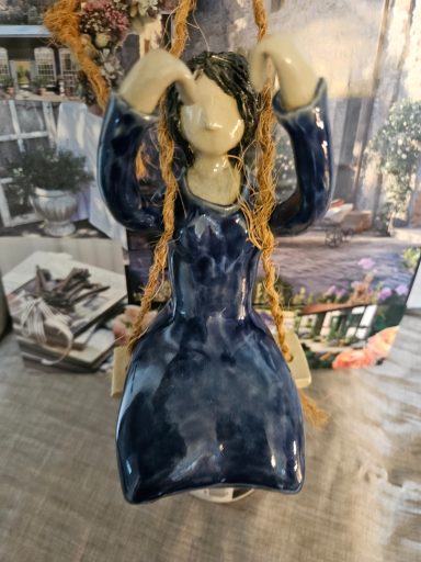 Gungande blomsterdam, 500 kr