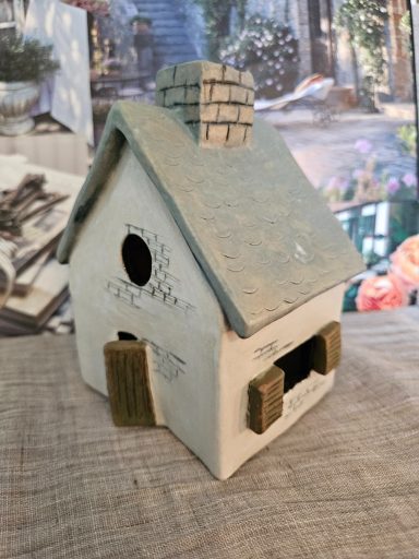 Keramikhus, litet, 400 kr